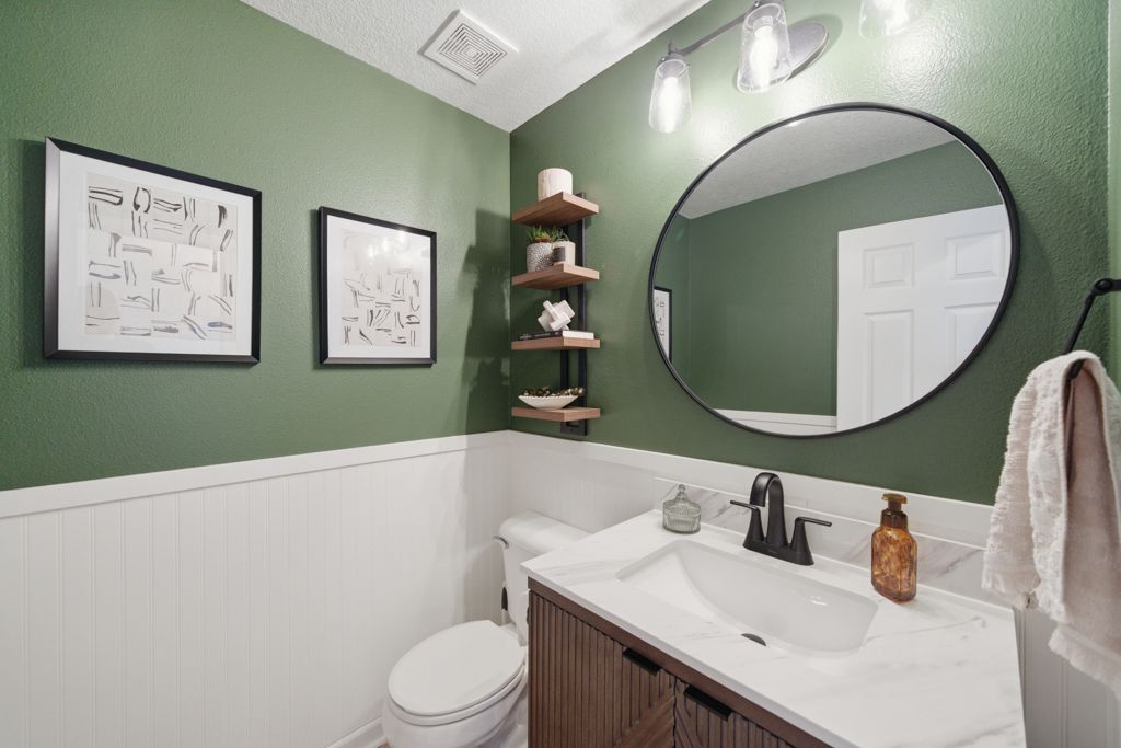 Listing Photo: 1935 SE Prairie Creek Dr, Waukee, IA 50263-29